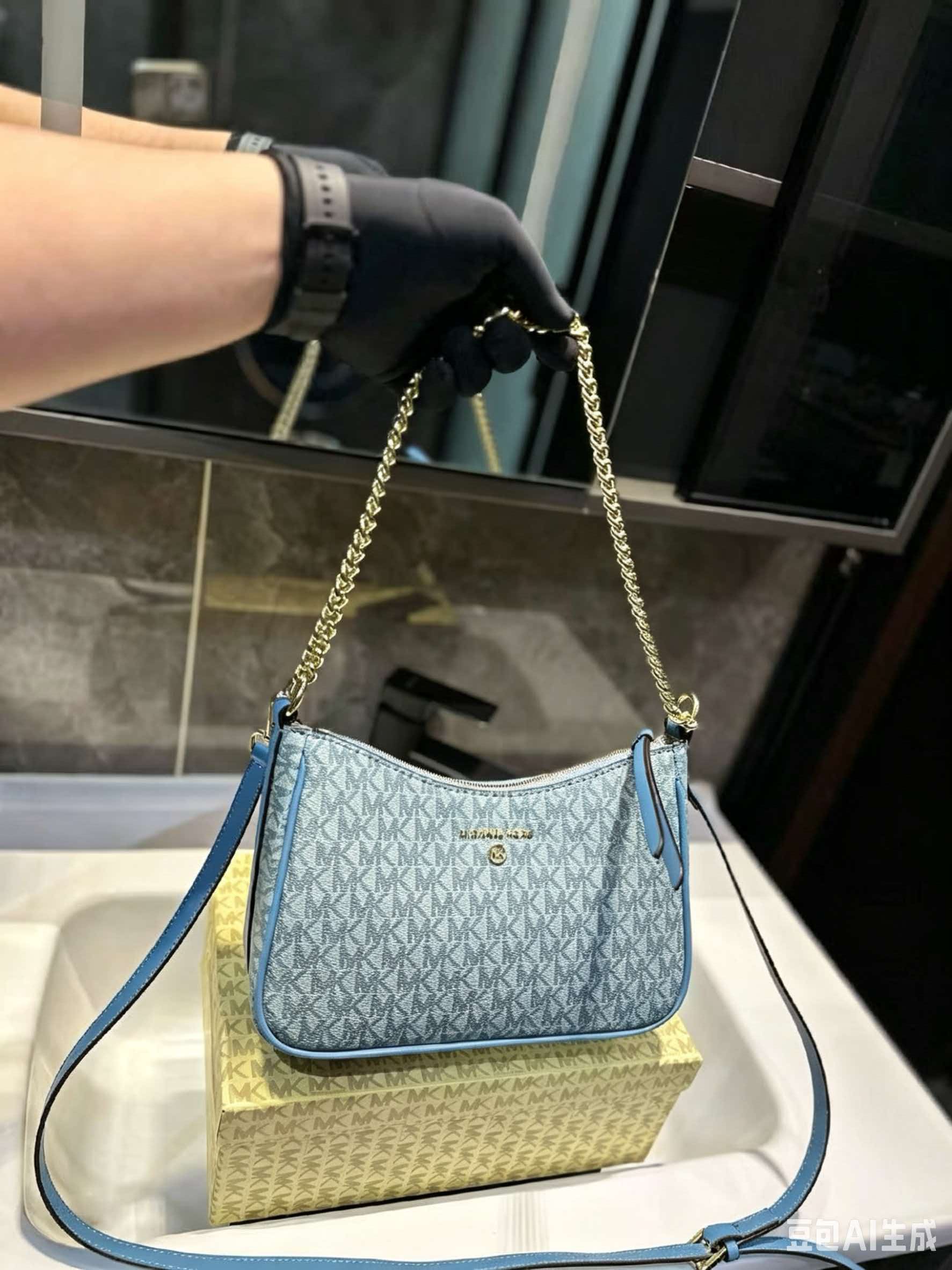 MICHAEL KORS MK Jet Set Travel - огляд і ціна Women'S Bags Michael Kors