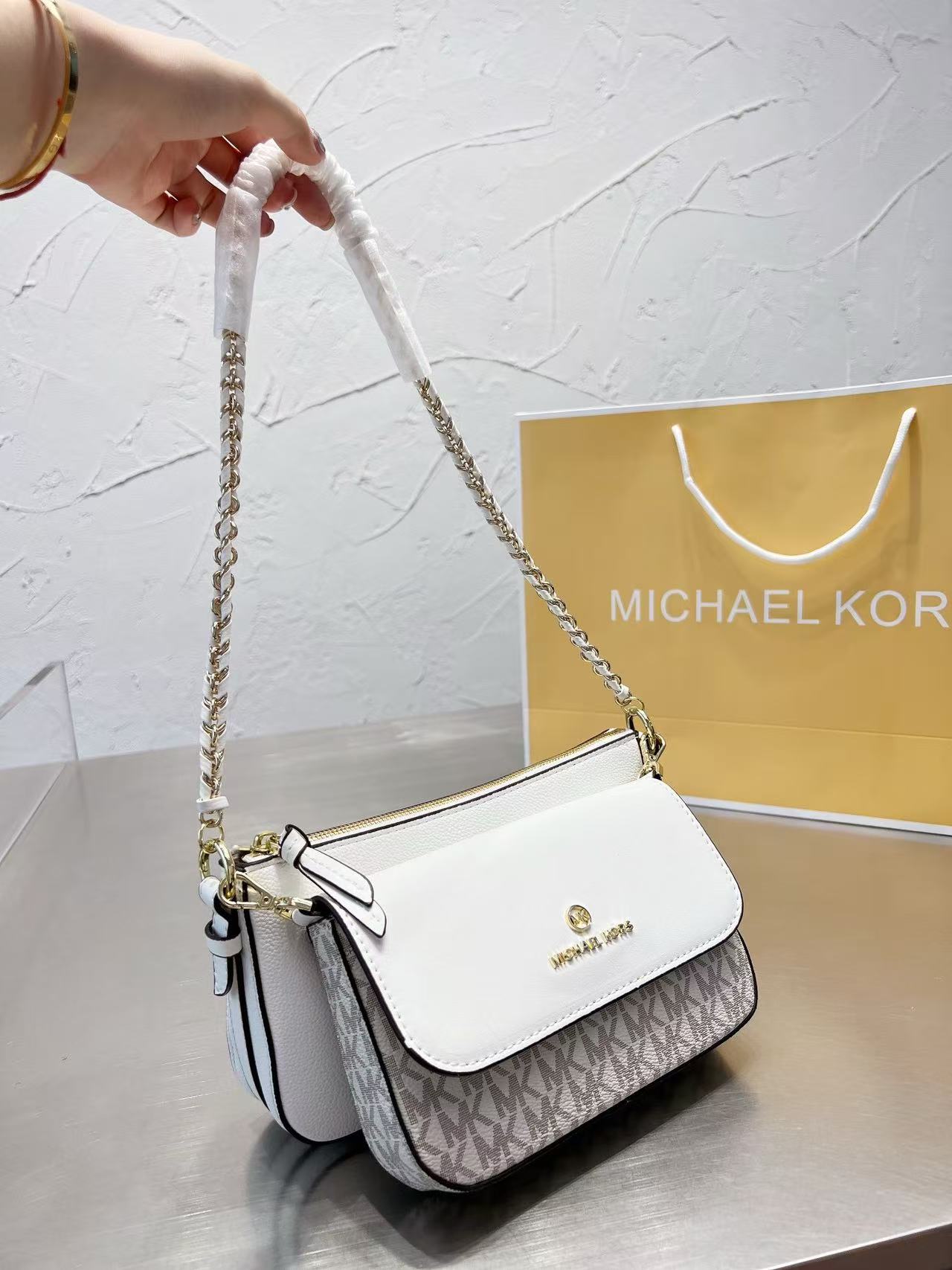 Brand new Michael Kors Ole Jet - огляд і ціна Women'S Bags Michael Kors