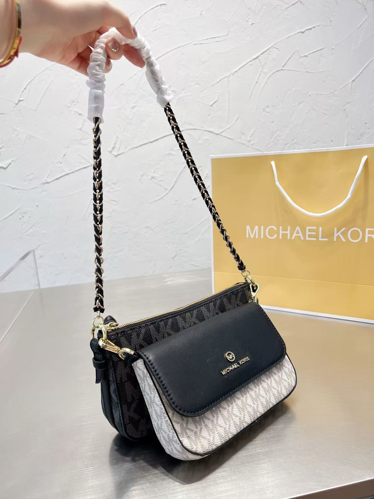Brand new Michael Kors Ole Jet - огляд і ціна Women'S Bags Michael Kors
